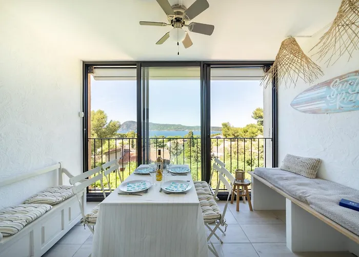 Vue Spectaculaire, Beau T3, 6 Pers, Piscine Parking Tatil Evi Saint-Mandrier-sur-Mer